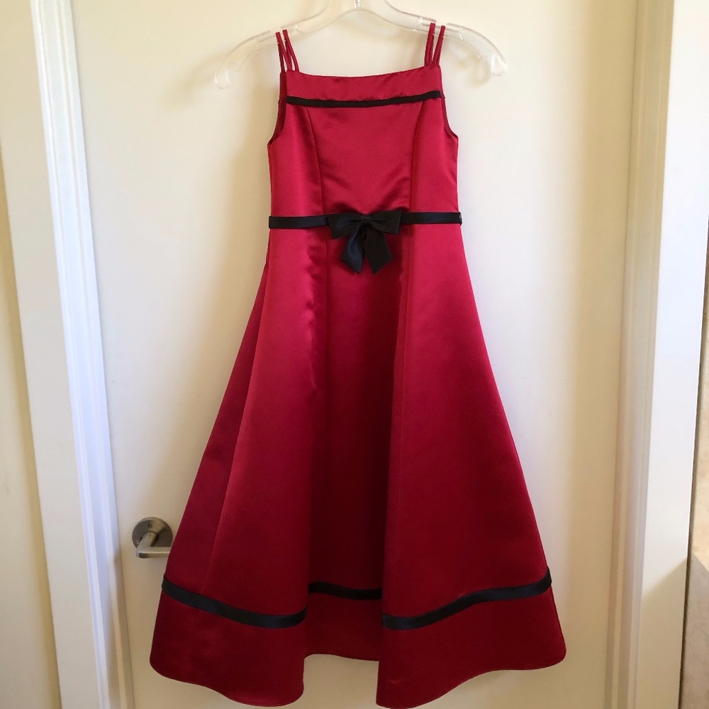 Little Maiden Girls red special occasion/formal dress. Size 5.